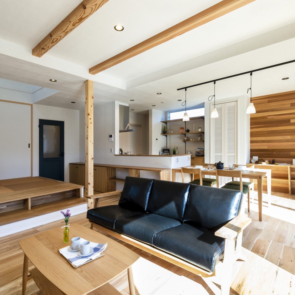 木の壁をアクセントで使ったお家