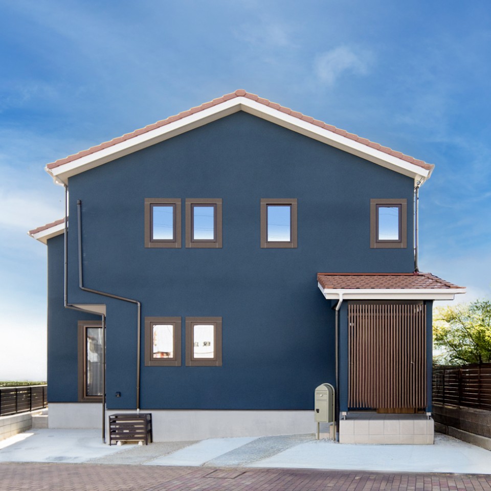 ネイビー×ブラウンの洋風でおしゃれなお家
