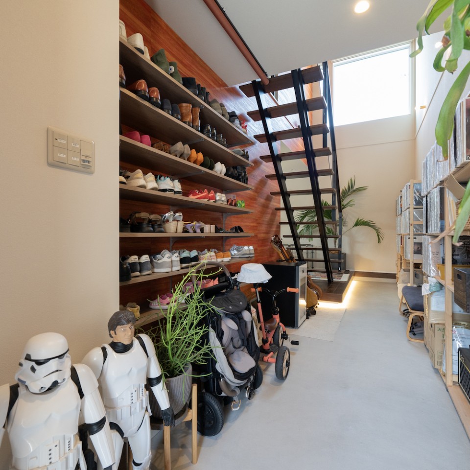 焚火とジャズで充実した趣味空間が広がるお家